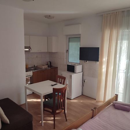 Apartmani Ledenko Kastela Luaran gambar