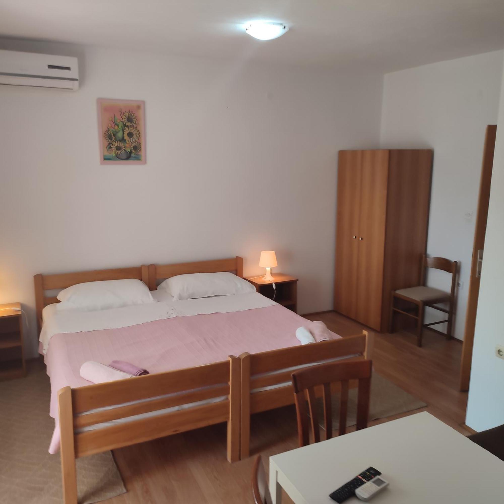 Apartmani Ledenko Kastela Luaran gambar