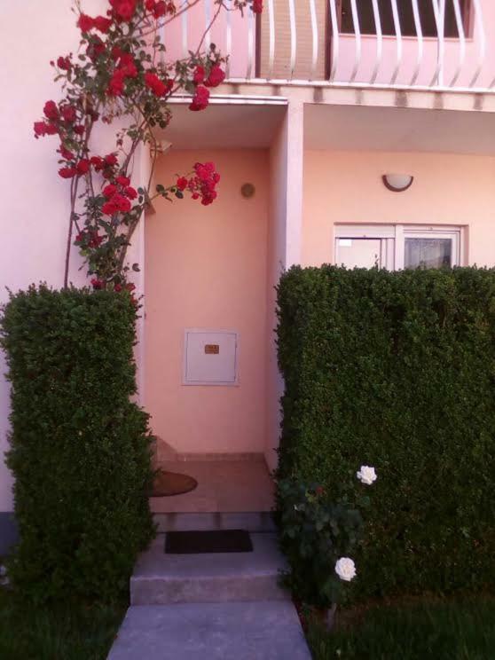 Apartmani Ledenko Kastela Luaran gambar