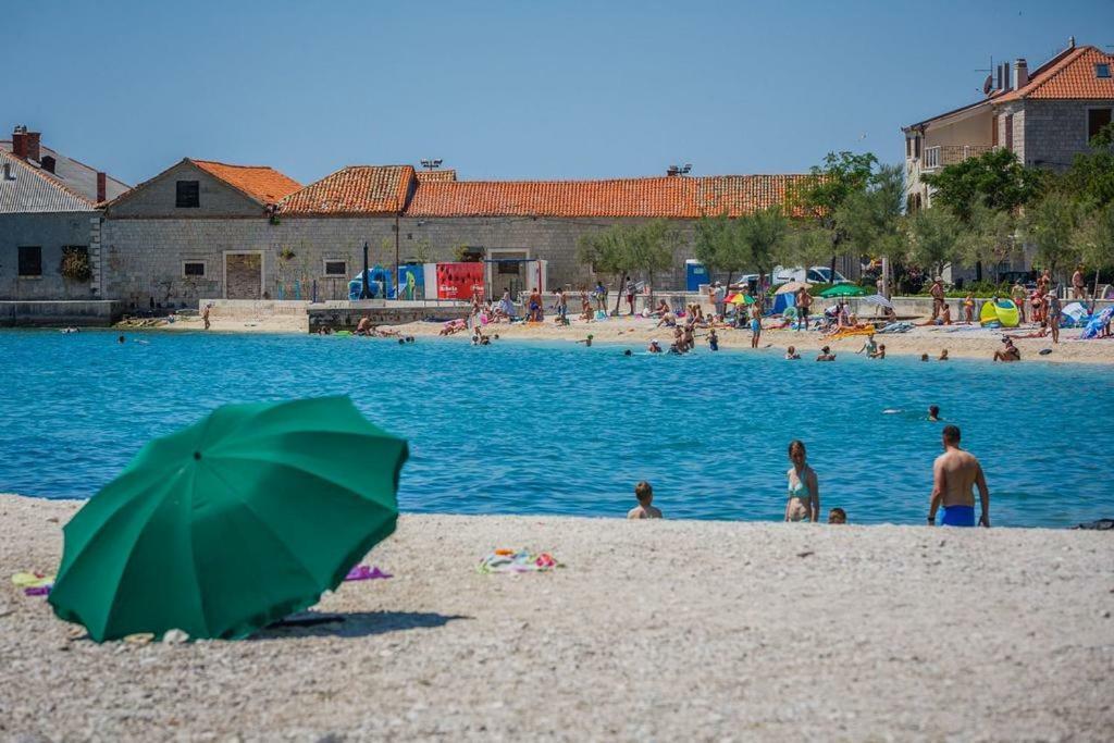 Apartmani Ledenko Kastela Luaran gambar