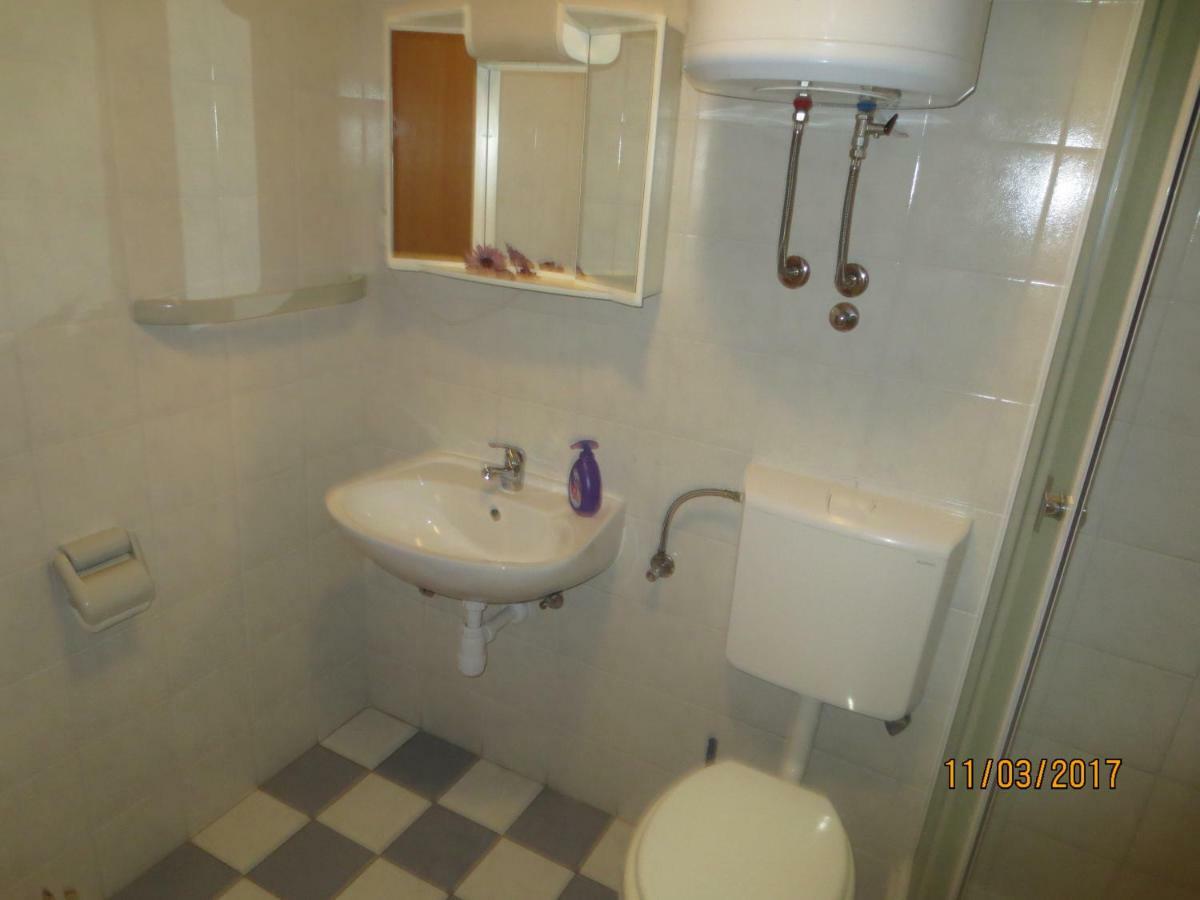 Apartmani Ledenko Kastela Luaran gambar