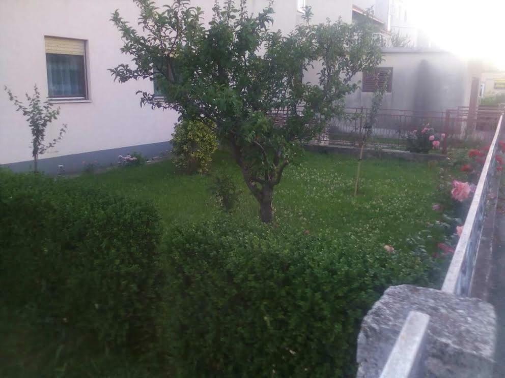 Apartmani Ledenko Kastela Luaran gambar