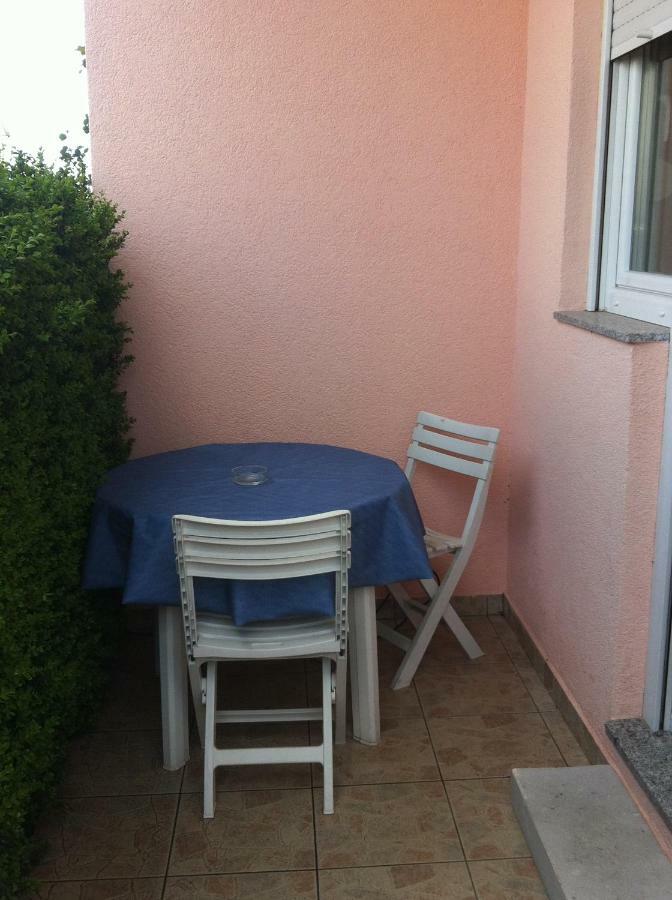 Apartmani Ledenko Kastela Luaran gambar